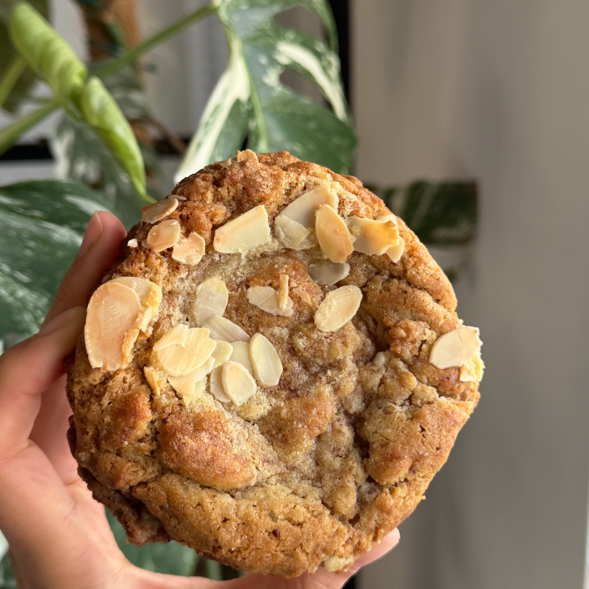 Almond croissant cookie